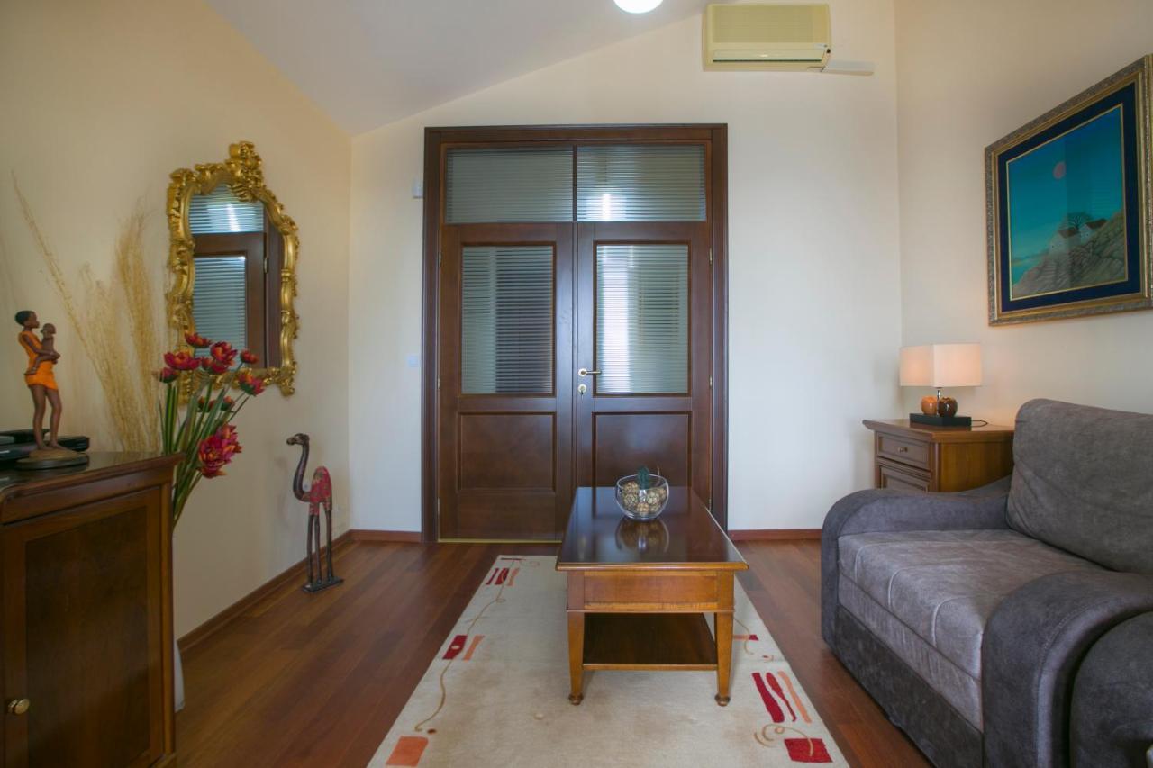 Royal Holiday Apartments 斯韦蒂·斯特凡 外观 照片