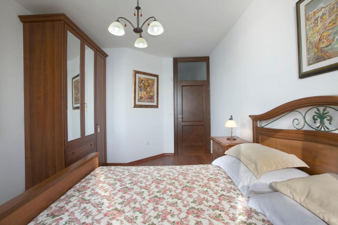 Royal Holiday Apartments 斯韦蒂·斯特凡 外观 照片