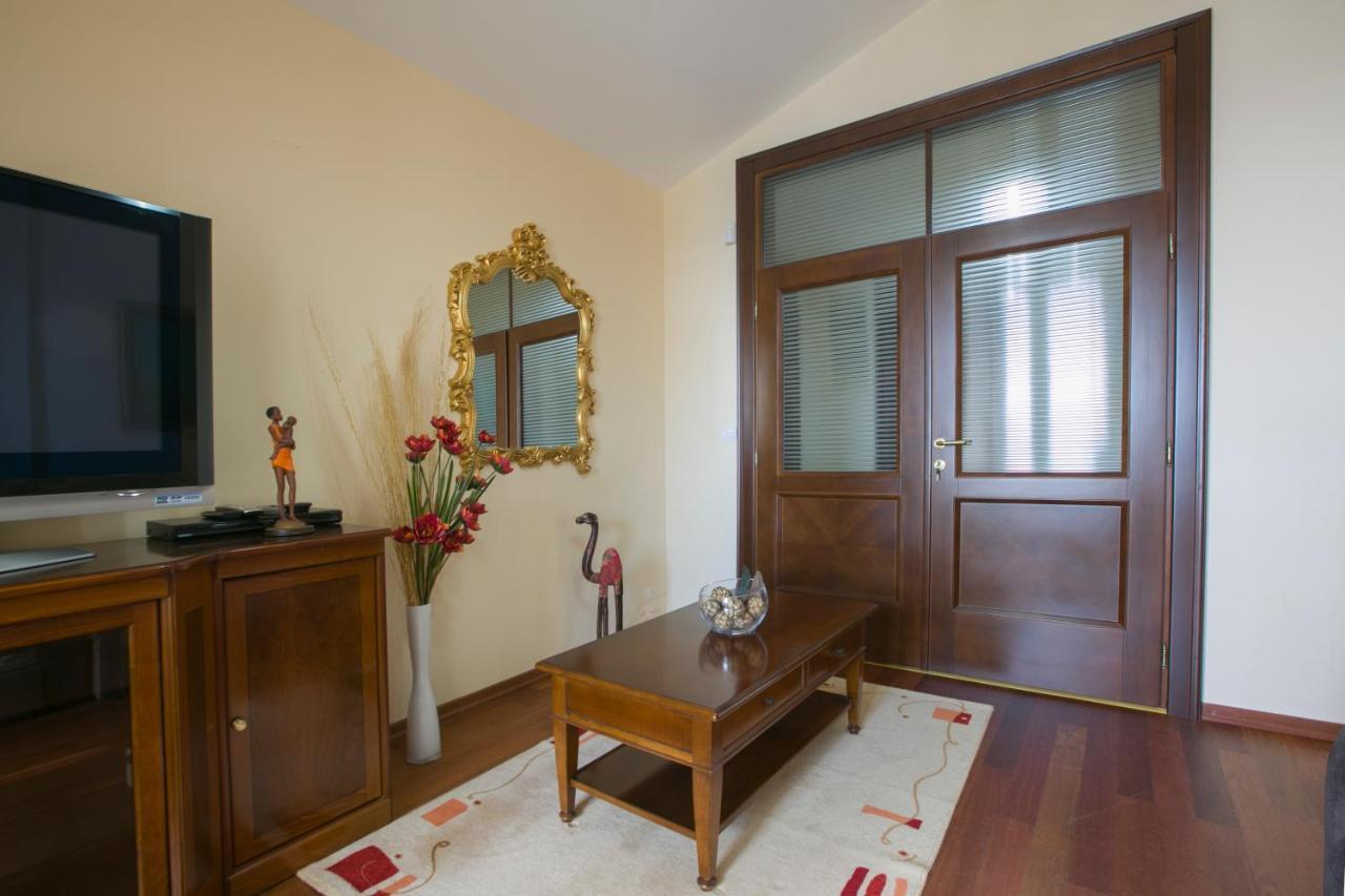 Royal Holiday Apartments 斯韦蒂·斯特凡 外观 照片
